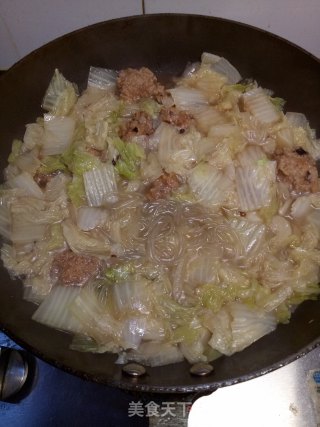 白菜肉丸炖粉条步骤5 白菜肉丸炖粉条步骤5