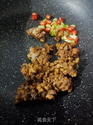 肉末炒酸菜步骤3