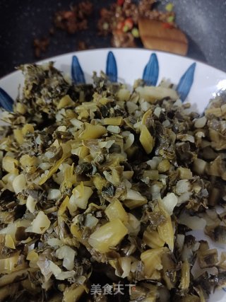 肉末炒酸菜步骤4