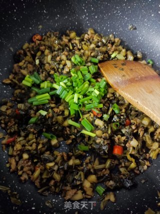 肉末炒酸菜步骤7