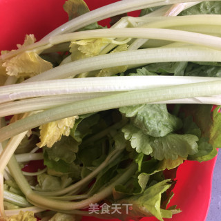 香芹炒牛筋步骤2