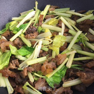 香芹炒牛筋步骤5