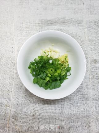 低卡营养海鲜菇丝瓜炒蛋步骤5
