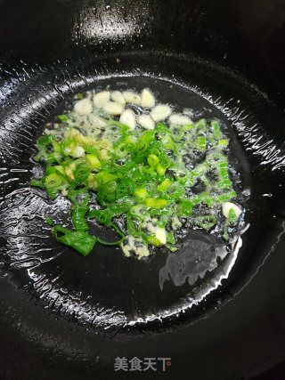 低卡营养海鲜菇丝瓜炒蛋步骤8