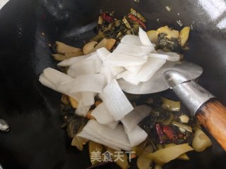 想偷懒，就一锅酸菜海鲜锅足也步骤7