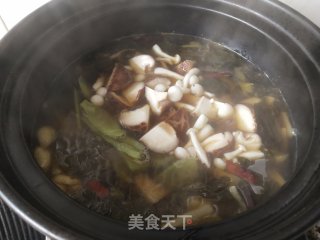 想偷懒，就一锅酸菜海鲜锅足也步骤10