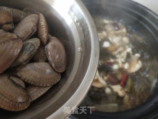 想偷懒，就一锅酸菜海鲜锅足也步骤12