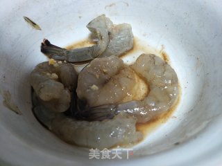油炸琵琶虾仁步骤1