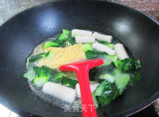 包心鱼卷青菜玉米面条步骤8