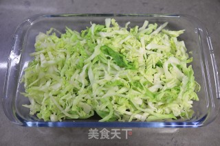 老干妈拌圆白菜金针菇步骤2