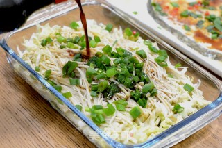 老干妈拌圆白菜金针菇步骤5
