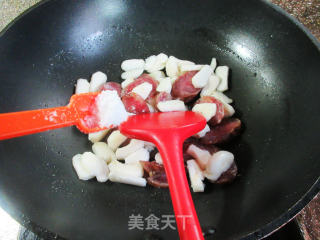 腊肠炒荸荠步骤4 腊肠炒荸荠步骤4