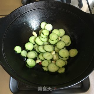 蒜香黄瓜片步骤2
