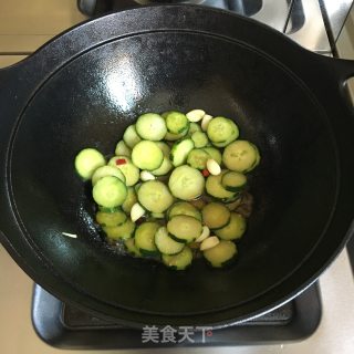 蒜香黄瓜片步骤4