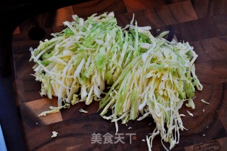 快手小炒–包菜粉丝步骤3 快手小炒–包菜粉丝步骤3