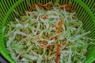 快手小炒–包菜粉丝步骤4 快手小炒–包菜粉丝步骤4
