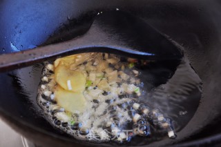 快手小炒–包菜粉丝步骤6 快手小炒–包菜粉丝步骤6
