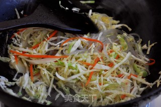 快手小炒–包菜粉丝步骤7 快手小炒–包菜粉丝步骤7