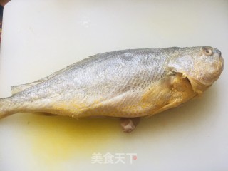清蒸大黄鱼步骤1