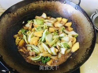 红烧肉白菜炖土豆步骤9