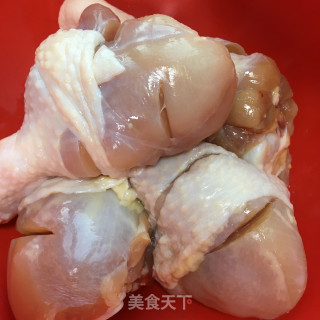 茶树菇板栗烧鸡腿步骤1