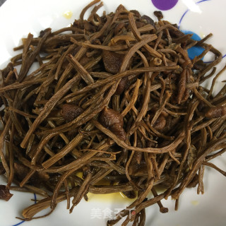 茶树菇板栗烧鸡腿步骤2