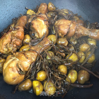 茶树菇板栗烧鸡腿步骤11