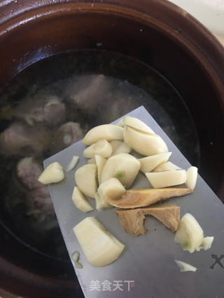 鲍鱼焖排骨步骤4