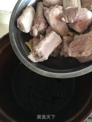 鲍鱼焖排骨步骤3