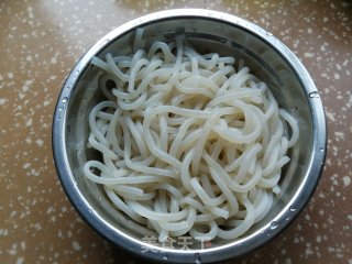 红虾白菜粉丝汤步骤2 红虾白菜粉丝汤步骤2