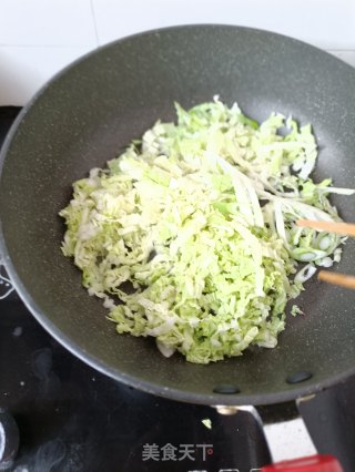 “白菜”虾酱炒白菜步骤6 “白菜”虾酱炒白菜步骤6