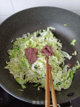 “白菜”虾酱炒白菜步骤8 “白菜”虾酱炒白菜步骤8