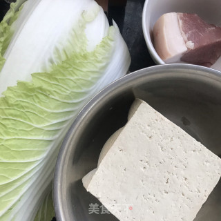 土锅白菜炖豆腐步骤1 土锅白菜炖豆腐步骤1