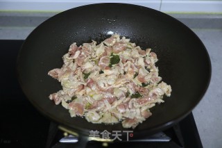 肉片炒腐竹苦瓜步骤5