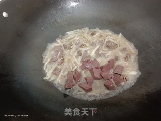萝卜牛肉步骤5
