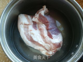 白菜炒回锅肉步骤1