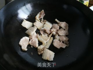 白菜炒回锅肉步骤6
