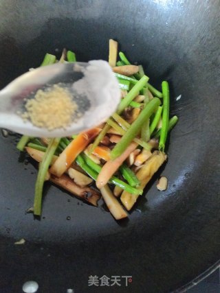 芹菜炒杏鲍菇步骤10