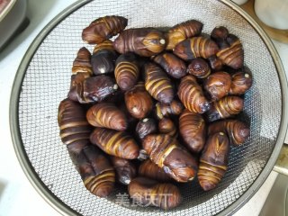 葱烧茧蛹步骤3