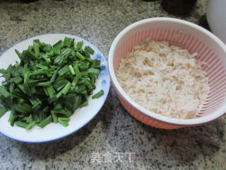 韭菜炒白虾米步骤1