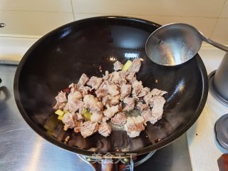 咖喱炖土豆牛肉步骤11