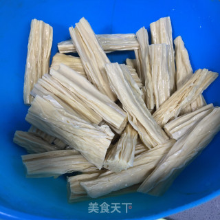 牛筋腐竹煲白菜步骤1