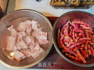 排骨炖黄金勾豆角步骤1