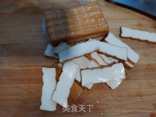 香肠蒸腊香干步骤1 香肠蒸腊香干步骤1
