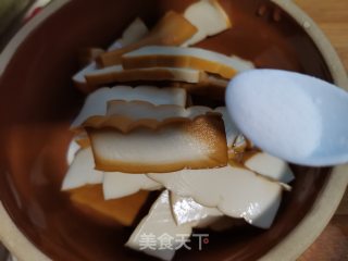 香肠蒸腊香干步骤2 香肠蒸腊香干步骤2