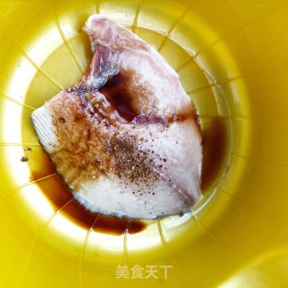 煎金鲳鱼步骤2