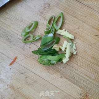 煎金鲳鱼步骤3