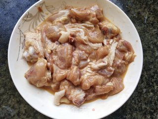 香菇焖鸡腿步骤4