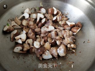 香菇焖鸡腿步骤9