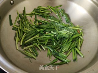 韭菜炒白虾步骤5